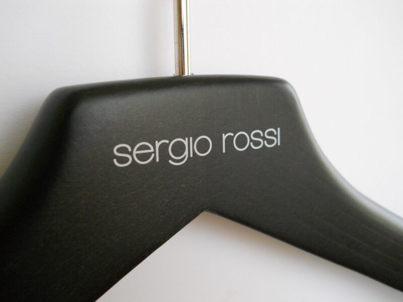 TAMPOGRAFIA BIANCA su LEGNO VERNIC. NERO